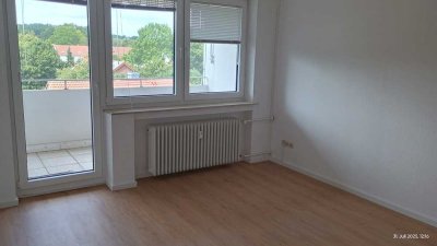 550 € - 61 m² - 2.5 Zi. Küche, Bad, Balkon , Aufzug,
ruhige Lage im Ortsteil Heepen