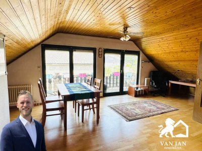 Möblierte 3-Zimmer-Dachgeschosswohnung in Toplage – ca. 75 m² mit Charme und Komfort