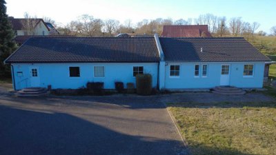 Traumhaftes Grundstück mit zwei Häusern und Platz für ein neues Eigenheim