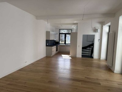 Remise zum Erstbezug auf 2 Etagen mit 3 Zimmern