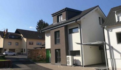 EFH, A+ Energiesparhaus, Erstbezug, Familienglück mit Garten, schöne Lage in Spielstr_0160.798 0 376