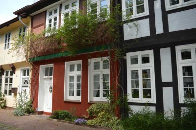 * * R E S E R V I E R T * * Zauberhaftes Stadthäuschen in romantischer Lage