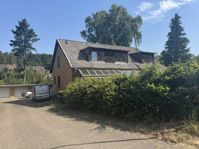 renovierte 2-Zimmer-Dachgeschoss-Wohnung in dörflicher Lage