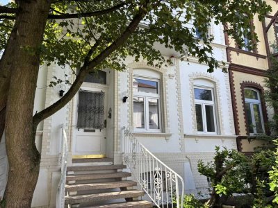 Helle, stilvoll modernisierte Wohnung im EG mit Sonnenterrasse u. Garten in TOP-Lage Villenviertel!