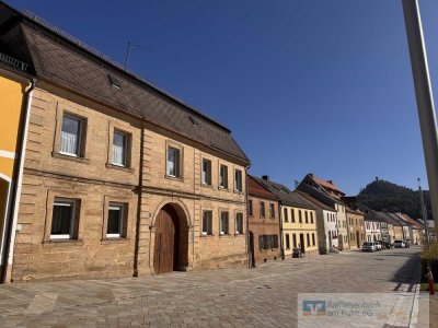 Rohdiamant mit Denkmalschutz - historischer Flair im Herzen von Neustadt am Kulm!