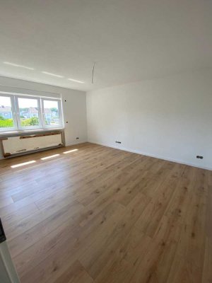 Geschmackvolle, modernisierte 5-Zimmer-Wohnung mit Balkon in Bruchköbel