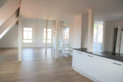 Sehr schöne, exklusive 4,5 Zi- Maisonetten Whg mit Dachterrasse, EBK und Doppelgarage in Bad Wimpfen