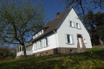 Geräumiges, günstiges und gepflegtes 7-Zimmer-Einfamilienhaus in Wolfhagen