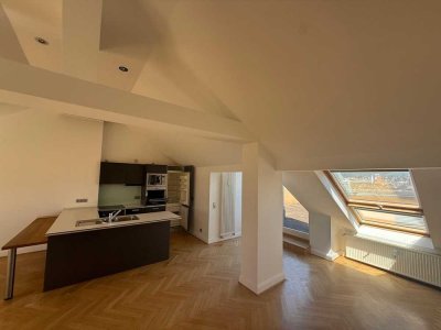 NEU *Paul & Partner* PENTHOUSE-MAISONETTE MIT KLIMAANLAGE, DACHTERRASE UND BLICK ÜBER WIESBADEN !