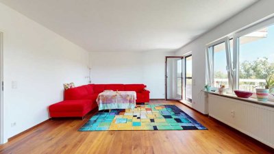 Modernisierte Drei-Zimmer-Wohnung mit Balkon und Garage