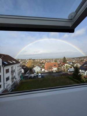 Helle 2-Zimmer Dachgeschosswohnung mit Blick über Langensteinbach