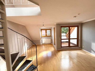 ***WUNDERSCHÖNE MAISONETTE-WOHNUNG MIT LOGGIA, ABLÖSEFREIE EBK - IN GESUCHTER WOHNLAGE***