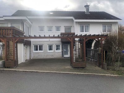 Geräumiges Einfamilienhaus mit Garage in Jungingen