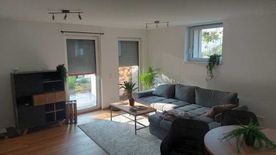 Stilvolle, neuwertige 2,5-Raum-Erdgeschosswohnung mit geh. Innenausstattung mit Terrasse und EBK