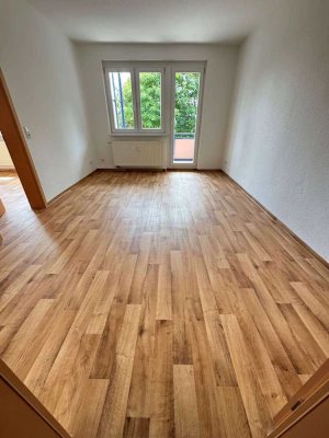 Neu sanierte, helle 2-Raum Wohnung