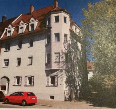 Freundliche 5-Zimmer-Wohnung mit Balkon und EBK in Augsburg