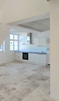 Loft über zwei Etagen mit Aufzug. Erstbezug, Fussbodenheiz.EBK, zwei Bäder!