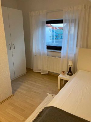 Möbliertes Zimmer (1) in 3 Zimmer DG-Wohnung, Erstbezug