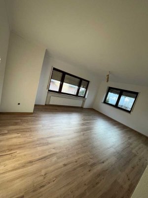 Attraktive 3-Zimmer-Wohnung mit Balkon und EBK in Ochsenfurt