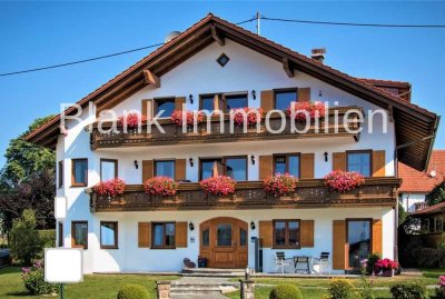 Appartment mit Einbaumöbeln, Balkon mit Bergblick und Stellplatz - in Probstried