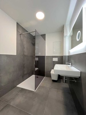 Kernsanierter Wohntraum mit Einbauküche, Fußbodenheizung und Balkon