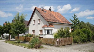 Reserviert! - Kleines Einfamilienhaus mit Garage