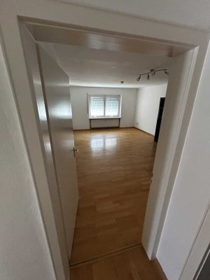 Schöne 3-Zimmer-Erdgeschosswohnung mit Einbauküche in Ingolstadt