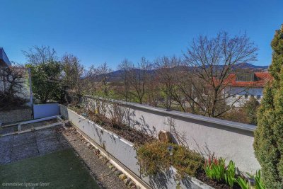 Über den Dächern – mit Bergblick!