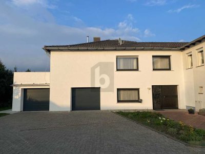 PERFEKTES ZUHAUSE: 6 ZIMMER, 3 CARPORTS, 2 GARAGEN