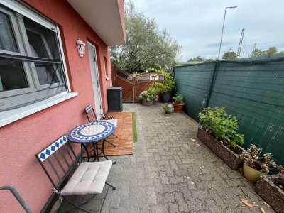 Vollständig möblierte 2-Zimmer-Wohnung mit neuer EBK direkt am Park in Grünwinkel