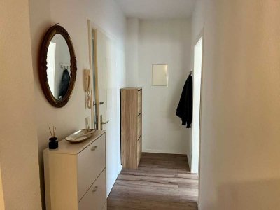 Klein, fein, möbliert in Düsseldorf!