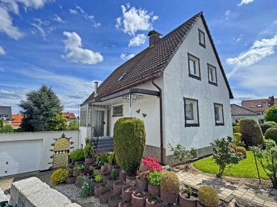 Freistehendes Einfamilienhaus auf großen Grundstück in Toplage!