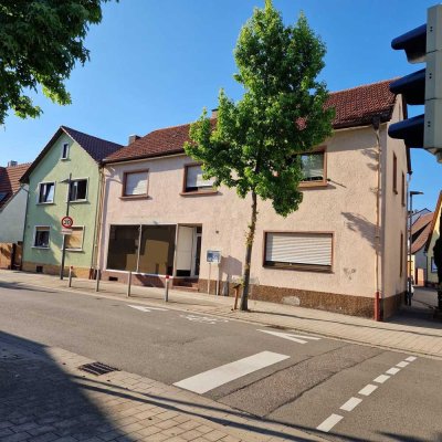 Einfamilienhaus mit Einliegerwohnung in Waghäusel