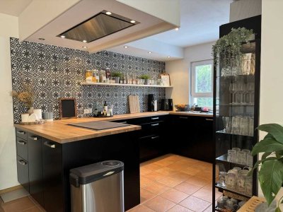 Teilmöblierte Erdgeschosswohnung in Dieburg: Barrierefrei mit Terrasse & kleinem Garten