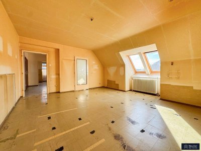 SANIERUNGSBEDÜRFTIGE DACHGESCHOSS WOHNUNG IN TOP LAGE DES 17. BEZIRKS - LICHTDURCHFLUTET - IDEAL ZUR 2-ZIMMER UMGESTALTUNG