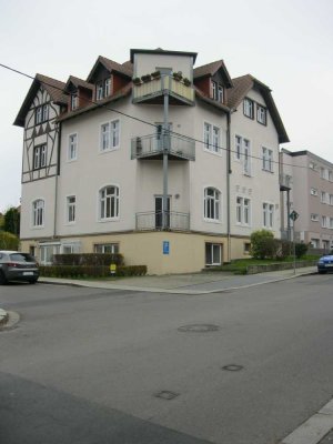 Attraktive 1-Zimmer-Dachgeschosswohnung mit Balkon und freien Blick auf Freital und Umgebung