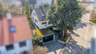 Komplett freiwerdend! Zweifamilienhaus mit Innenpool/Sauna, hochwertig ausgestattet in ruhiger Lage