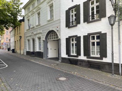 Charmante und kernsanierte Altstadtwohnung im Herzen von Andernach mit großer Sonnenterrasse