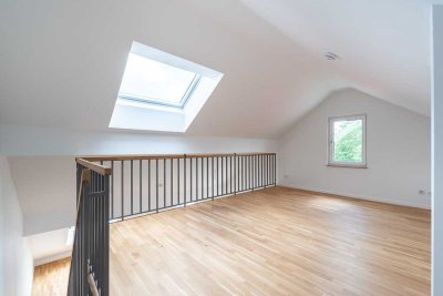 Dachgeschoss, Terrasse, EBK,...Besichtigung am Samstag. 18.10. / 14.00 Uhr !!