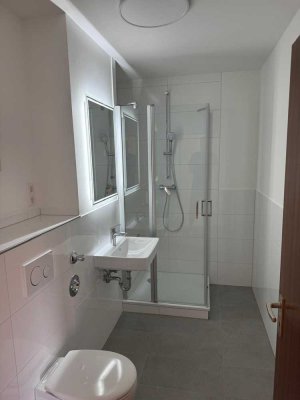 Erstbezug nach  Renovierung: gut geschnittene 2-Zimmerwohnung mit Südbalkon