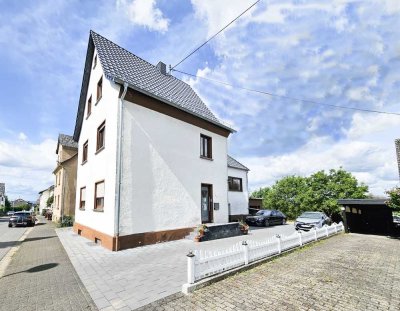 Rarität! Hochwertig renoviertes Wohnhaus mit tollem Ausblick in Höhenlage. Ca. 30 Minute