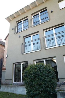 TOP-ANGEBOT! Stadthaus in zentraler Lage – Mit Sauna, Garten & Garage nahe Ferdinandbrücke