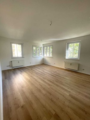 Helle 2-Zimmer-Eigentumswohnung mit Stellplatz - frisch saniert & bezugsfrei