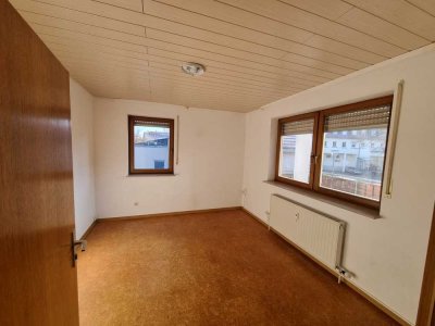 Helle 4-Zimmer Wohnung mit Balkon und Aufzug in Gemmingen