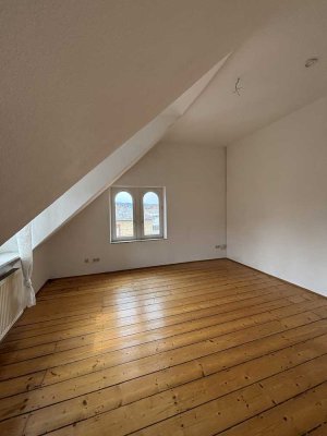 Attraktive 3-Zimmer-Altbau-Wohnung inkl. Einbauküche