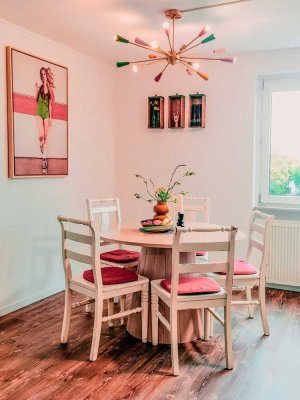 2-Zimmer-Wohnung in Uni-Nähe, stilvoll möbliert und voll ausgestattet. Mit Stellplatz.