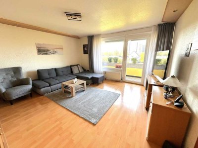 Top gepflegte Eigentumswohnung mit Balkon auf der Sonnenseite und Tiefgaragenstellplatz in zentraler