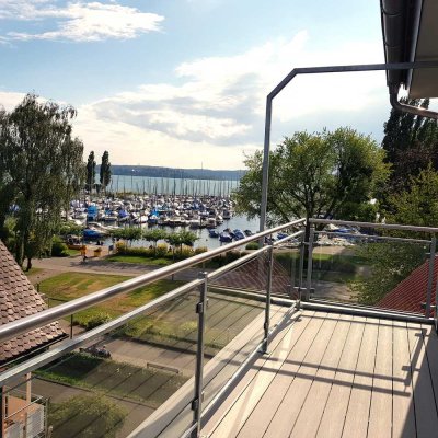 Traumhaft helle Dachwohnung, Betreutes Wohnen mit Seeblick direkt am Uferpark in eleganter Villa