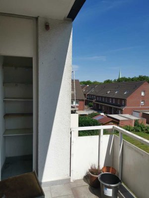 Schöne, helle, ruhige 2 ZKB mit Balkon und Blick ins Grüne, in schöner Wohnanlage