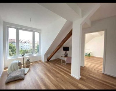 Helle, gemütliche Dachgeschosswohnung mit gehobener Ausstattung und Balkon